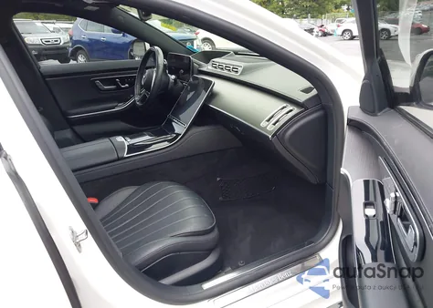 2022 Mercedes-Benz S 500 4Matic from USA, damaged, VIN W1K6G6DB2NA148274